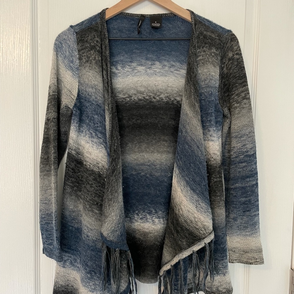 Cozy blue cardigan, open faced